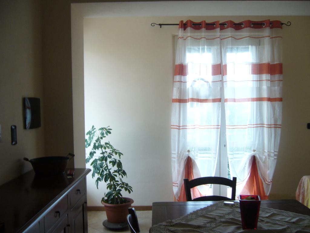 Appartamenti Ca'Melia Sarzana Pokoj fotografie